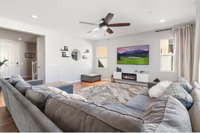 30354 Woodland Hills Street, Murrieta, CA 92563 - Photo 9