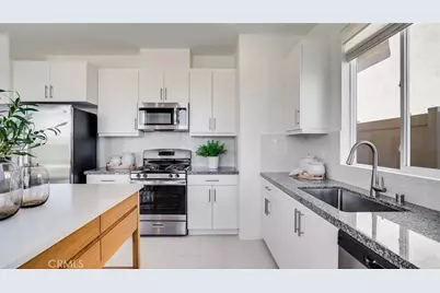 17886 McKenzie Court, Hesperia, CA 92345 - Photo 3