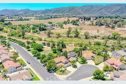 42466 Circulo Cavinara, Murrieta, CA 92562 - Photo 9