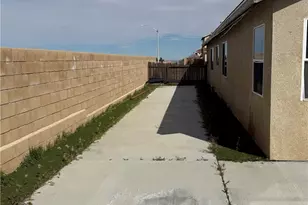 11711 Cliffwood, Victorville, CA 92392 - Photo 13