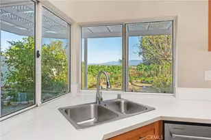 39600 Glenwood Ct, Murrieta, CA 92563 - Photo 9