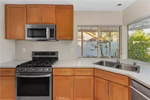 39600 Glenwood Ct, Murrieta, CA 92563 - Photo 9