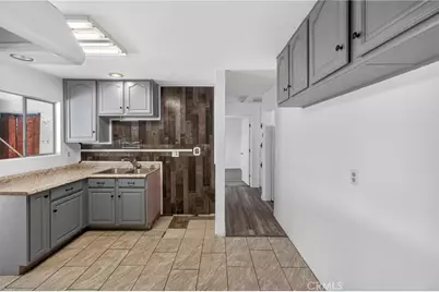 291 W Whittier, Hemet, CA 92543 - Photo 11