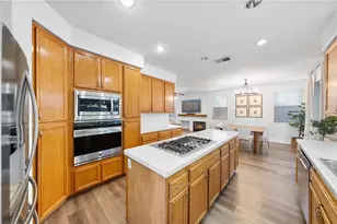 23480 Bending Oak Ct, Murrieta, CA 92562 - Photo 17