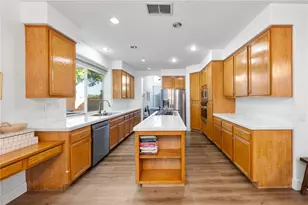 23480 Bending Oak Ct, Murrieta, CA 92562 - Photo 19