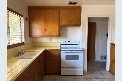 891 S Inez, Hemet, CA 92543 - Photo 3