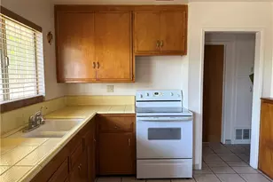 891 S Inez, Hemet, CA 92543 - Photo 3