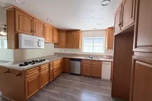 1095 Jadestone Ln, Corona, CA 92882 - Photo 9