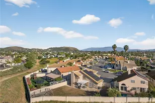 39055 Via Las Sintras, Murrieta, CA 92562 - Photo 39