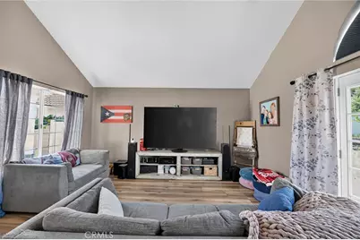 39055 Via Las Sintras, Murrieta, CA 92562 - Photo 11