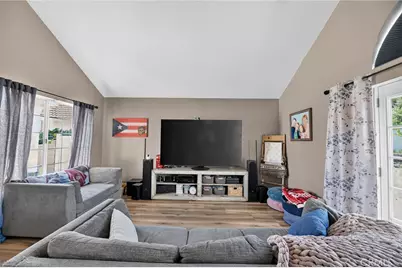 39055 Via Las Sintras, Murrieta, CA 92562 - Photo 11