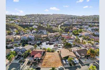 21951 Stawberry Lane, Canyon Lake, CA 92587 - Photo 3