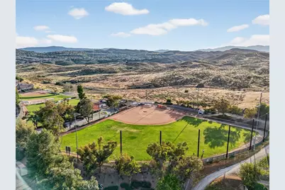 21951 Stawberry Lane, Canyon Lake, CA 92587 - Photo 15