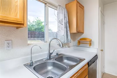 10611 Plainfield, Adelanto, CA 92301 - Photo 9