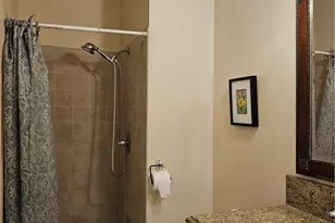 1711 Grismer Ave, Burbank, CA 91504 - Photo 31