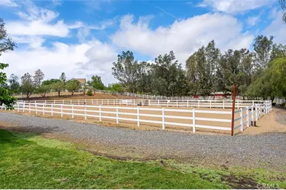 38500 Calle Pimienta, Murrieta, CA 92562 - Photo 55