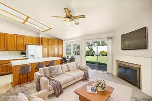 39555 Glenwood Ct, Murrieta, CA 92563 - Photo 15