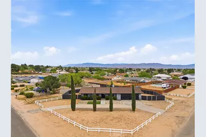 19125 Shoshonee Road, Apple Valley, CA 92307 - Photo 1