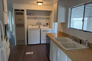 575 S Lyon Ave, Hemet, CA 92543 - Photo 11