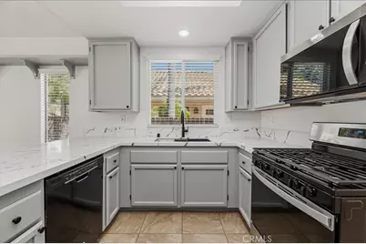 24352 Via Briones, Murrieta, CA 92562 - Photo 13