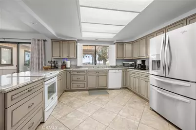 38680 Avenida De La Bandolero, Temecula, CA 92592 - Photo 11