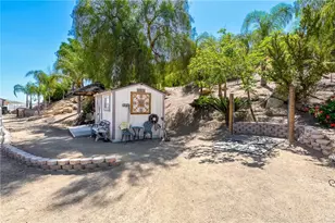32360 Navajo Springs, Wildomar, CA 92595 - Photo 17