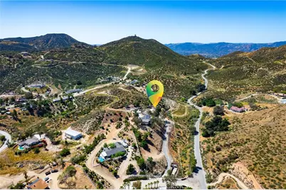 32360 Navajo Springs, Wildomar, CA 92595 - Photo 9