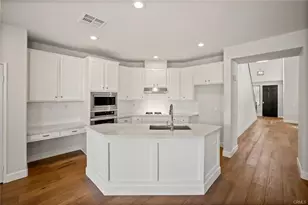 30840 Point Woods Ct, Temecula, CA 92591 - Photo 9