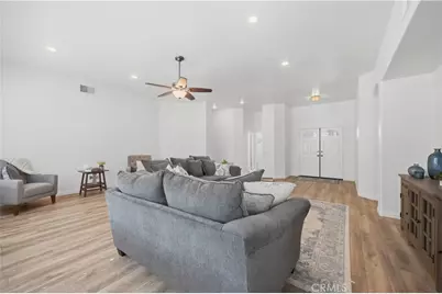 23553 Bending Oak Ct, Murrieta, CA 92562 - Photo 7