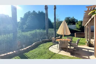 23553 Bending Oak Ct, Murrieta, CA 92562 - Photo 3