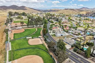 22819 Skylink, Canyon Lake, CA 92587 - Photo 67