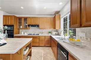 24239 Broad Oak St, Murrieta, CA 92562 - Photo 17