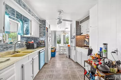 881 N Lake #219, Hemet, CA 92544 - Photo 13