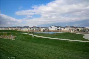 2431 Gunner Ridge Way, Rialto, CA 92377 - Photo 25