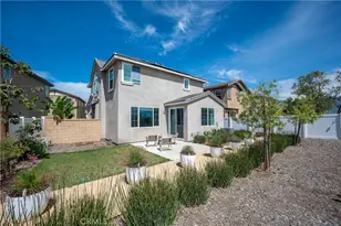 2431 Gunner Ridge Way, Rialto, CA 92377 - Photo 17