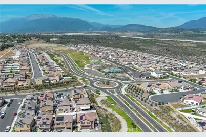 2431 Gunner Ridge Way, Rialto, CA 92377 - Photo 21