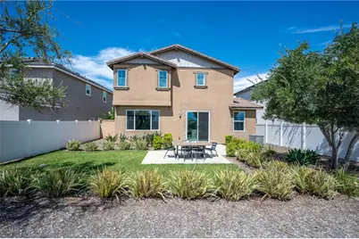 2433 Gunner Ridge Way, Rialto, CA 92377 - Photo 19