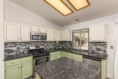 31522 Amsterdam, Winchester, CA 92596 - Photo 11