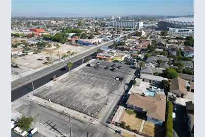 10500 S Prairie Avenue, Inglewood, CA 90303 - Photo 9