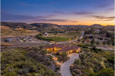 38550 King Court, Murrieta, CA 92562 - Photo 7