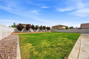 28410 Pinon Ct, Winchester, CA 92596 - Photo 27