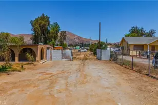 7081 Valley Way, Jurupa Valley, CA 92509 - Photo 23
