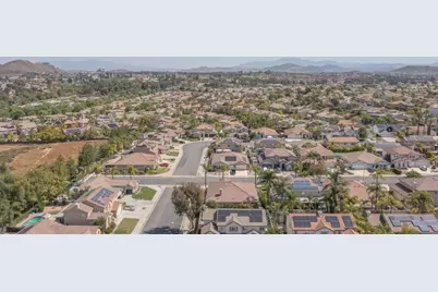 26101 Shady Brook, Murrieta, CA 92563 - Photo 29