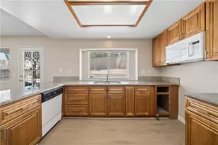 13734 Hillcrest, Fontana, CA 92337 - Photo 23