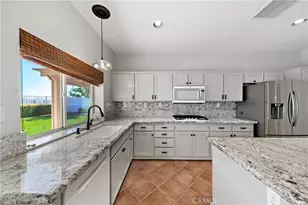 14 Del Brienza, Lake Elsinore, CA 92532 - Photo 9