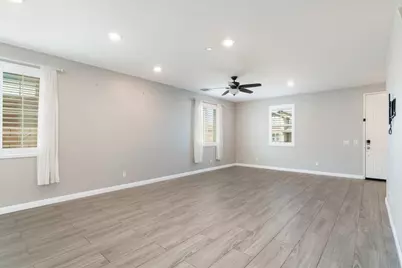 4983 Oak Moss, Fontana, CA 92336 - Photo 11