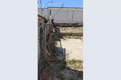 1097 N State Street #75, Hemet, CA 92543 - Photo 15