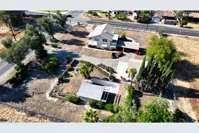 41531 Acacia, Hemet, CA 92544 - Photo 3
