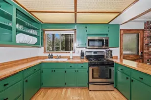 190 Spruce, Sugarloaf, CA 92386 - Photo 33