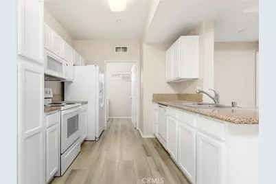 41410 Juniper Street #1721, Murrieta, CA 92562 - Photo 9